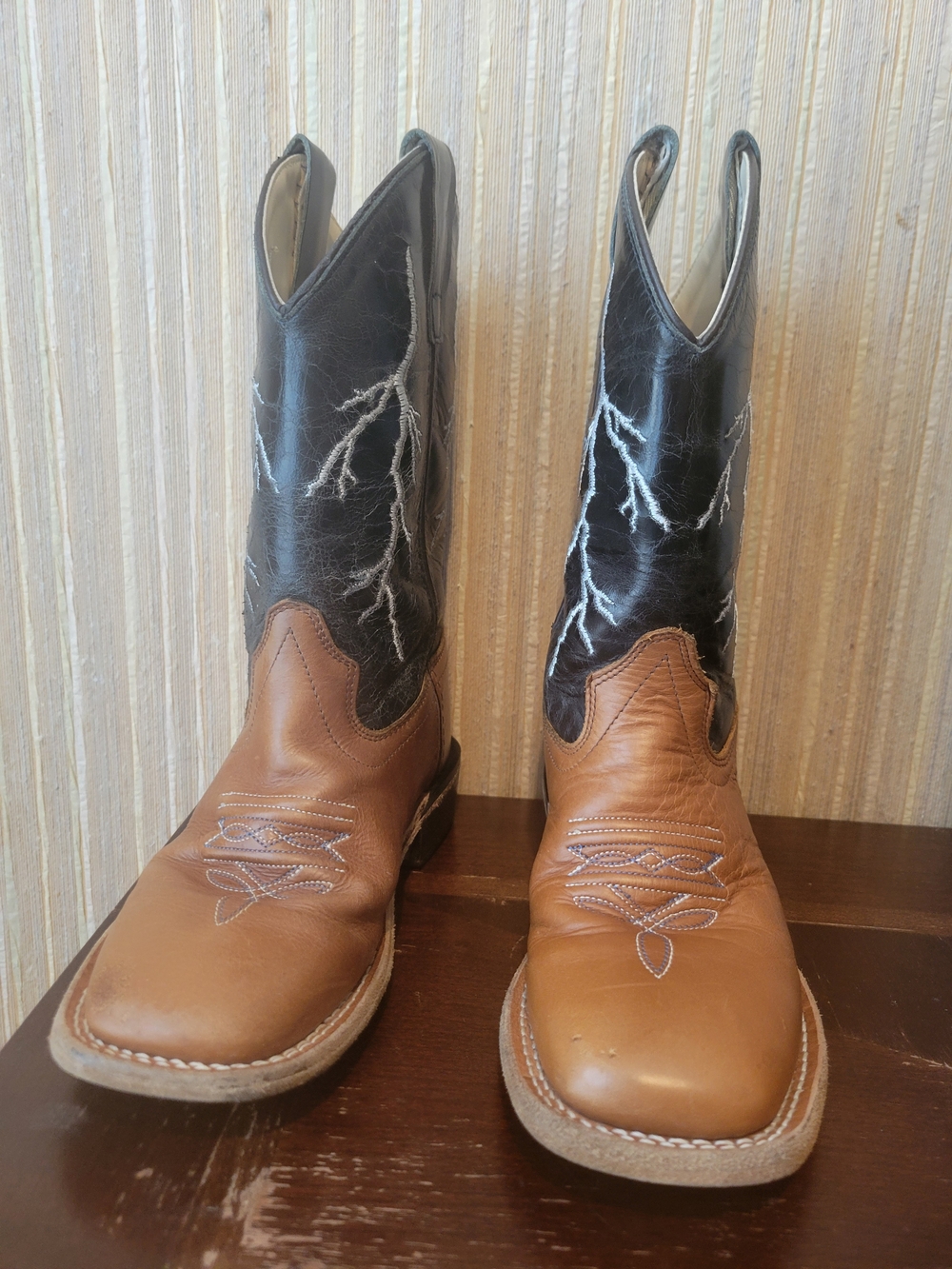 Kids Two-Tone Brown and Black Western Lightning Embroidered Boots Size 1